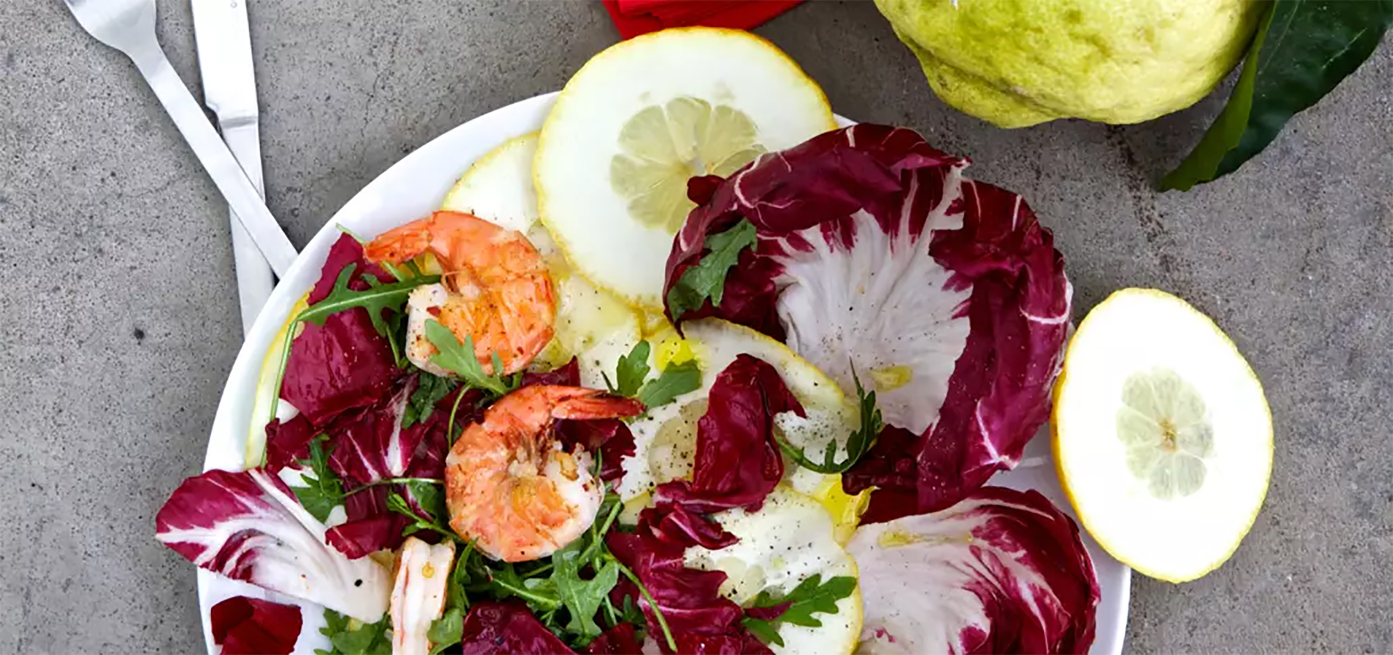 Carpaccio, mit Radicchio, Rucola und Garnelen